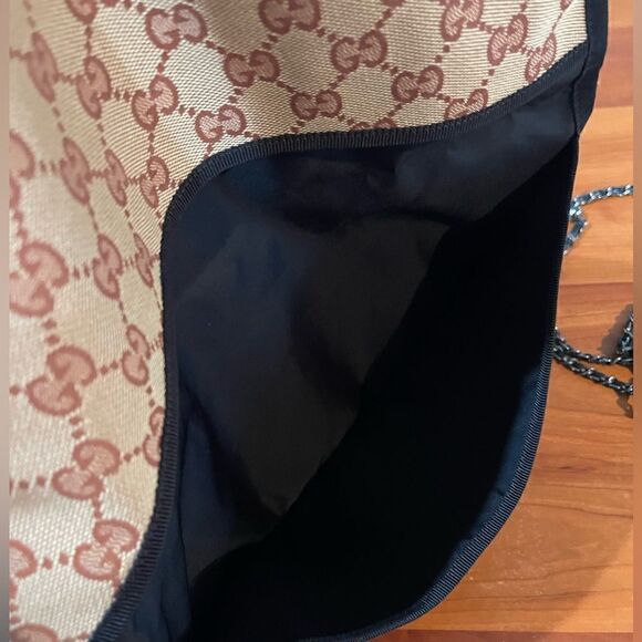 Gucci travel shoe bag. Can be used as a bum. bag or cross body as well. - Picture 4 of 6